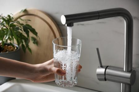 10 Reasons to Install a Drinking Water Filter